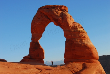 delicate-arch-and-photographer
